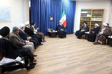 تصاویر/ دیدار اعضای ستاد مرکزی اعتکاف با آیت الله اعرافی