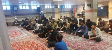 تصاویر/ اجتماع اساتید وطلاب مدرسه علمیه امام صادق (ع)  قروه، به مناسبت حماسه ۹ دی