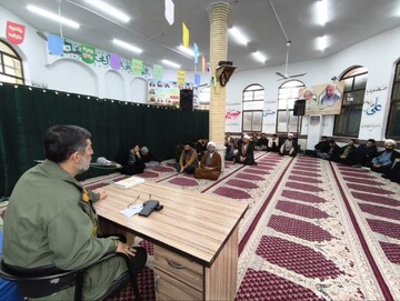 بصیرت عامل تشخیص حق از باطل در بزنگاه‌های تاریخی است