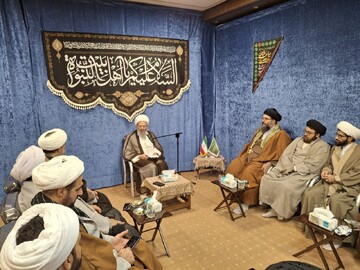 خدمت به مردم بهترین تبلیغ دین است/ وحدت رمز بقای کشور