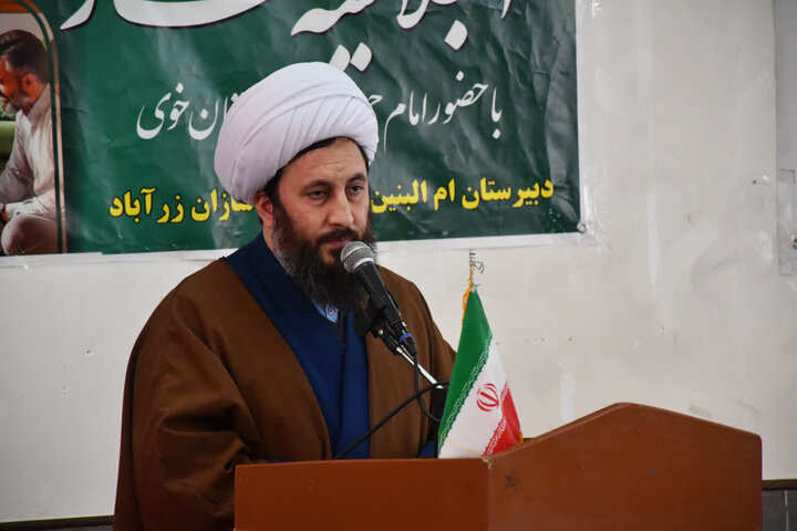 تصاویر/ حضور امام جمعه شهرستان خوی در دبیرستان ام البنین (س) شهر زرآباد