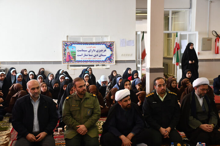 تصاویر/ حضور امام جمعه شهرستان خوی در دبیرستان ام البنین (س) شهر زرآباد