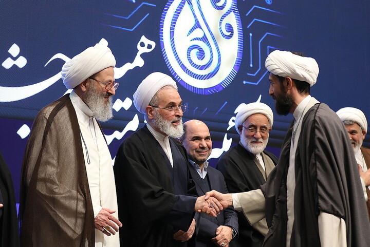 تصاویر/  آیین اختتامیه دهمین جشنواره «هنر آسمانی»