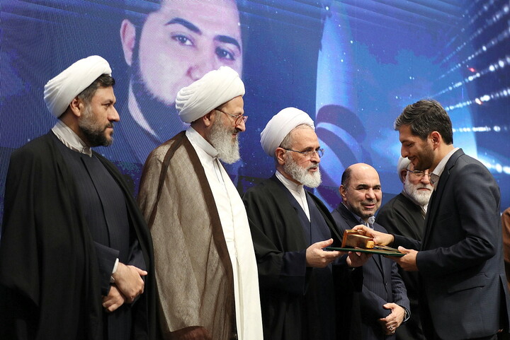 تصاویر/  آیین اختتامیه دهمین جشنواره «هنر آسمانی»