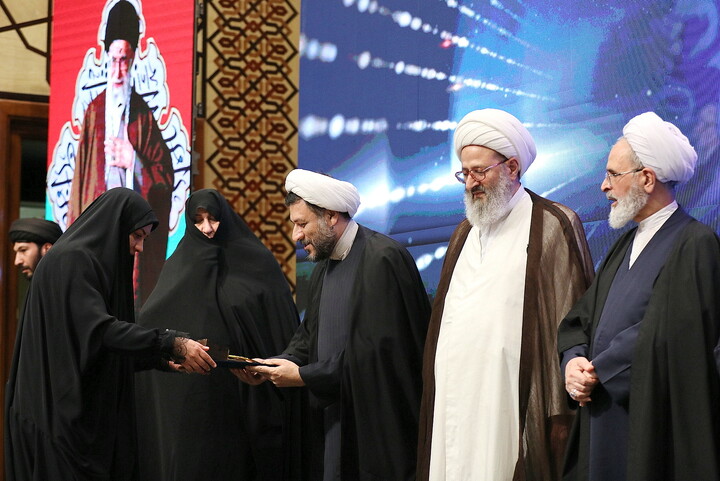 تصاویر/  آیین اختتامیه دهمین جشنواره «هنر آسمانی»