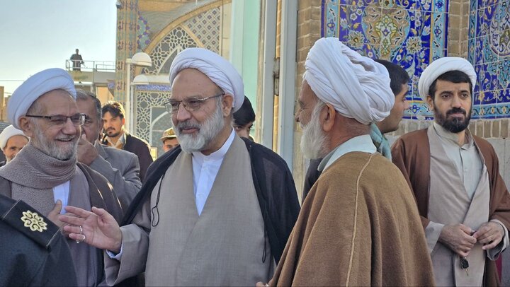 تجدید میثاق با ولایت در یوم‌الله ۹ دی؛ حضور مدیر و کارکنان حوزه علمیه خواهران استان یزد در مراسم روز بصیرت