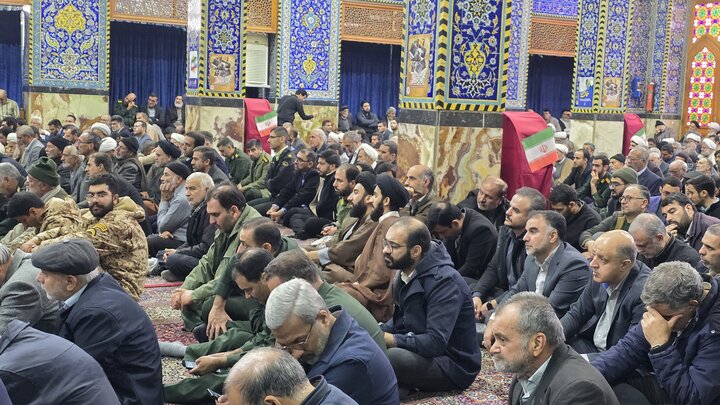 تجدید میثاق با ولایت در یوم‌الله ۹ دی؛ حضور مدیر و کارکنان حوزه علمیه خواهران استان یزد در مراسم روز بصیرت