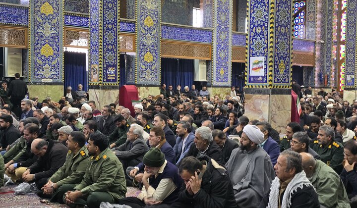 تجدید میثاق با ولایت در یوم‌الله ۹ دی؛ حضور مدیر و کارکنان حوزه علمیه خواهران استان یزد در مراسم روز بصیرت