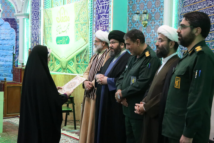 تصاویر| محفل قرآنی بسیجیان؛ چلچراغ آیه ها در زنجان