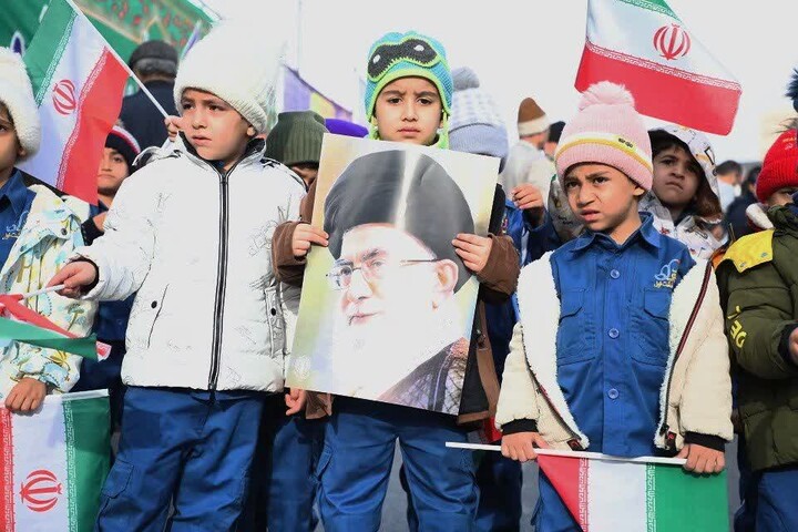 تصاویر/ اجتماع بزرگ مردم سمنان بمناسبت یوم الله نهم دی، روز بصیرت و میثاق امت با ولایت در معراج شهدا