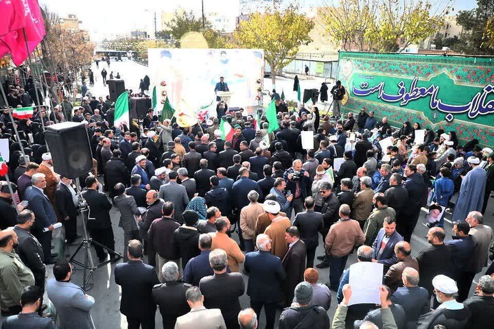 تصاویر/ اجتماع بزرگ مردم سمنان بمناسبت یوم الله نهم دی، روز بصیرت و میثاق امت با ولایت در معراج شهدا