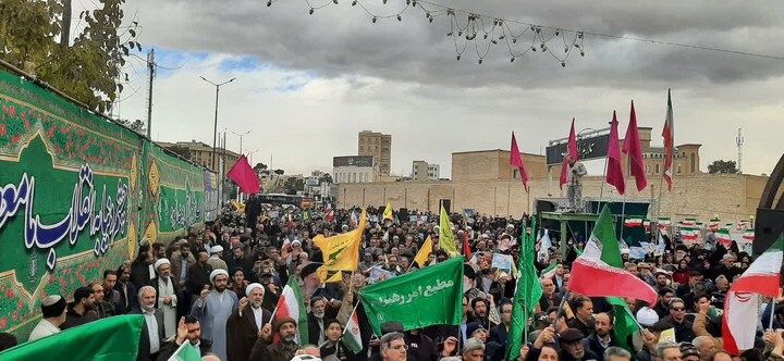 تصاویر/ اجتماع بزرگ مردم سمنان بمناسبت یوم الله نهم دی، روز بصیرت و میثاق امت با ولایت در معراج شهدا