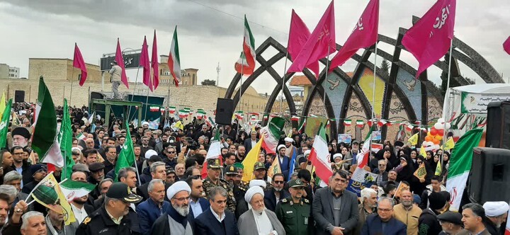 تصاویر/ اجتماع بزرگ مردم سمنان بمناسبت یوم الله نهم دی، روز بصیرت و میثاق امت با ولایت در معراج شهدا