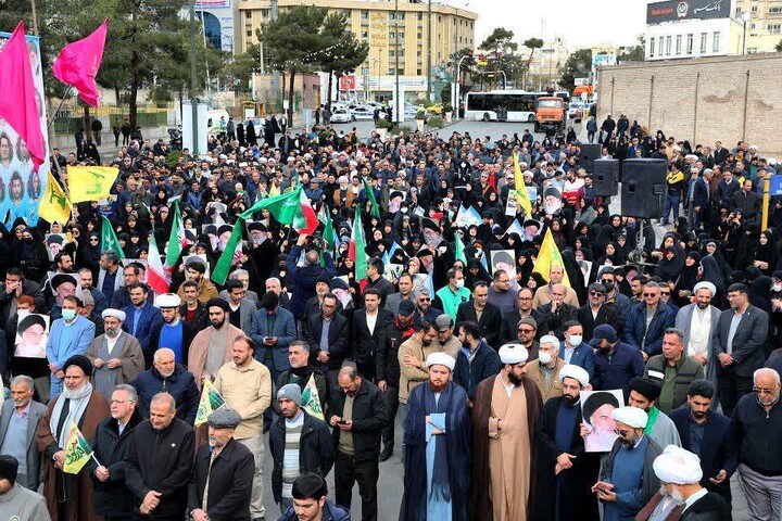 تصاویر/ اجتماع بزرگ مردم سمنان بمناسبت یوم الله نهم دی، روز بصیرت و میثاق امت با ولایت در معراج شهدا