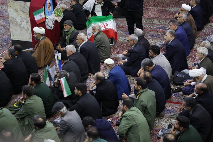 تصاویر/ تجدید میثاق حوزویان و مردم بصیر یزد با ولایت در یوم الله ٩ دی ١۴٠۴