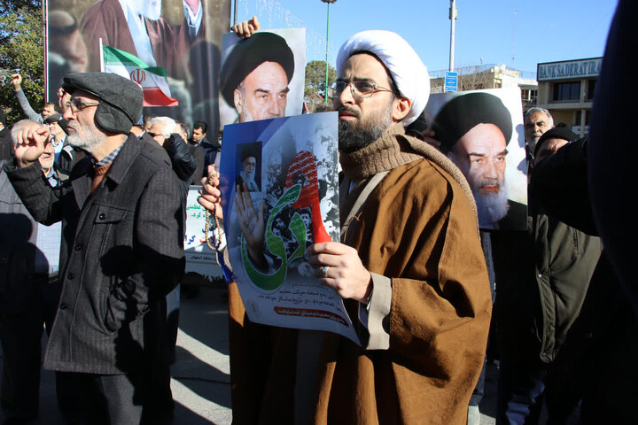 تصاویر / تجمع و راهپیمایی طلاب و روحانیون حوزه علمیه اصفهان  در یوم الله نهم دی 1404