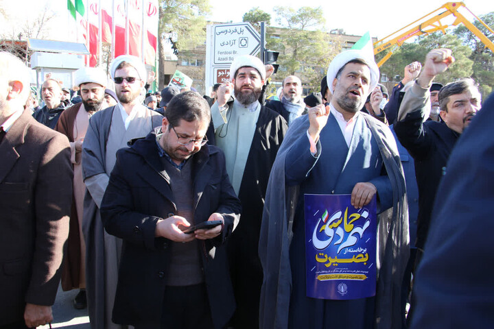 تصاویر / تجمع و راهپیمایی طلاب و روحانیون حوزه علمیه اصفهان  در یوم الله نهم دی 1404