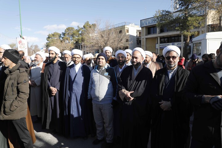 تصاویر / تجمع و راهپیمایی طلاب و روحانیون حوزه علمیه اصفهان  در یوم الله نهم دی 1404