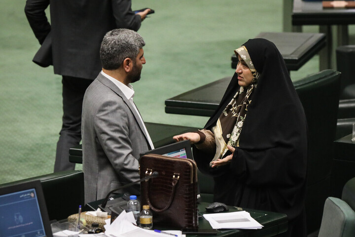 تصاویر/ نشست علنی ۹ دی ماه مجلس شورای اسلامی