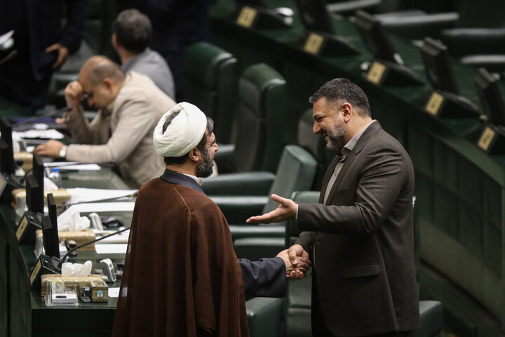 تصاویر/ نشست علنی ۹ دی ماه مجلس شورای اسلامی