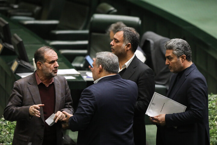 تصاویر/ نشست علنی ۹ دی ماه مجلس شورای اسلامی