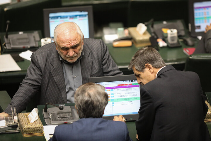 تصاویر/ نشست علنی ۹ دی ماه مجلس شورای اسلامی