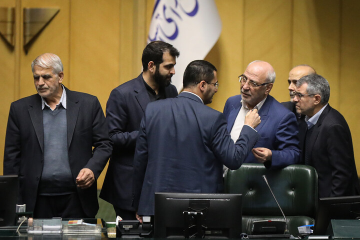 تصاویر/ نشست علنی ۹ دی ماه مجلس شورای اسلامی