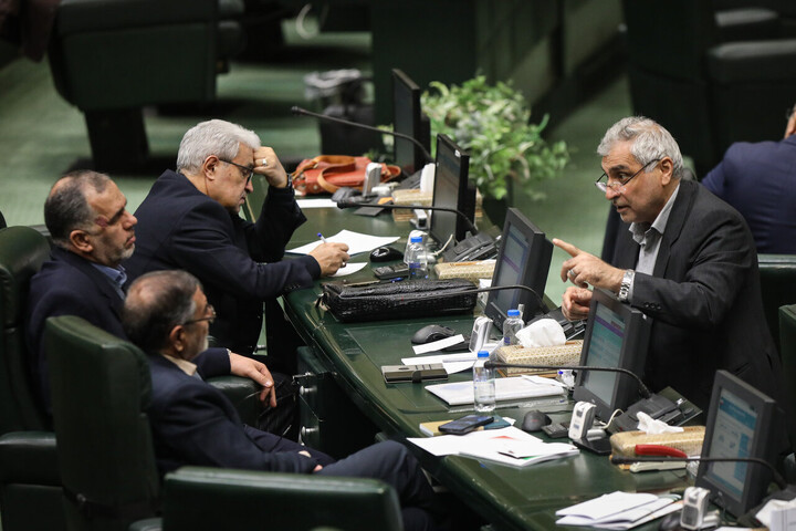 تصاویر/ نشست علنی ۹ دی ماه مجلس شورای اسلامی