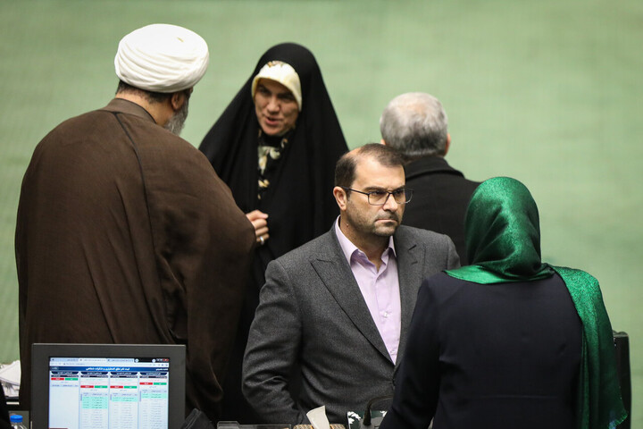 تصاویر/ نشست علنی ۹ دی ماه مجلس شورای اسلامی