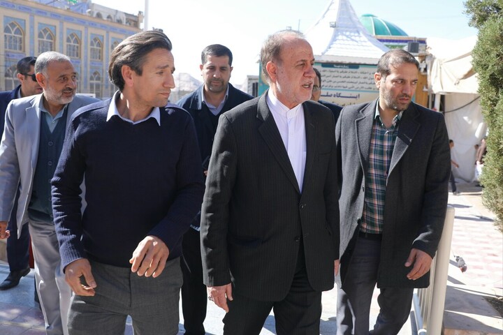 تصاویر/ حضور حاجی بابایی بر سر مزار شهید حاج قاسم سلیمانی