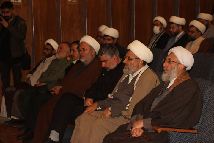 تصاویر / همایش دهه بصیرت ومیثاق امت با ولایت در حوزه علمیه قزوین برگزار شد