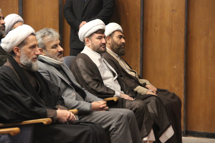 تصاویر / همایش دهه بصیرت ومیثاق امت با ولایت در حوزه علمیه قزوین برگزار شد