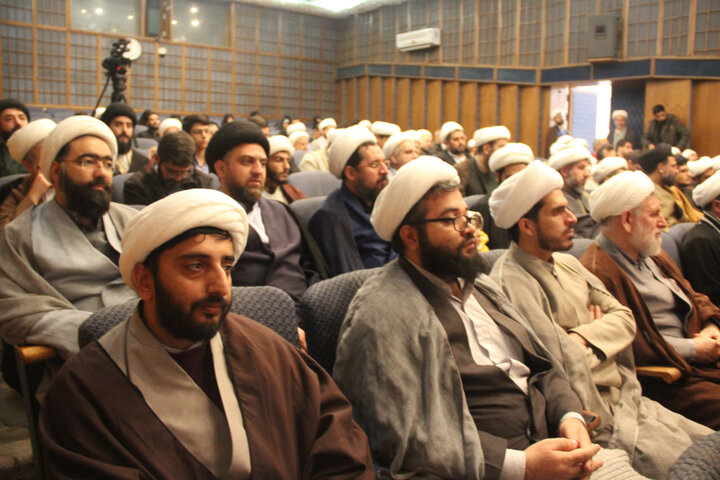 تصاویر / همایش دهه بصیرت ومیثاق امت با ولایت در حوزه علمیه قزوین برگزار شد