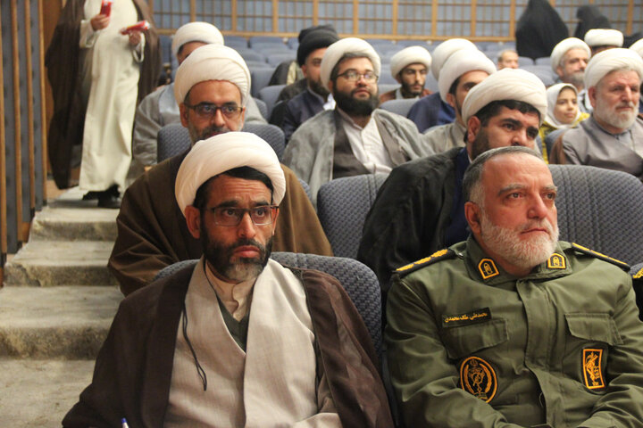 تصاویر / همایش دهه بصیرت ومیثاق امت با ولایت در حوزه علمیه قزوین برگزار شد