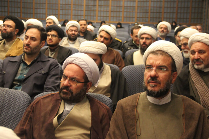 تصاویر / همایش دهه بصیرت ومیثاق امت با ولایت در حوزه علمیه قزوین برگزار شد