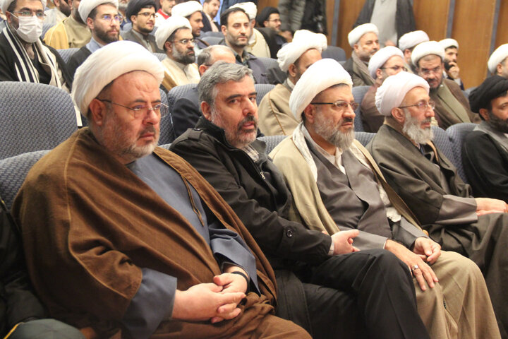 تصاویر / همایش دهه بصیرت ومیثاق امت با ولایت در حوزه علمیه قزوین برگزار شد