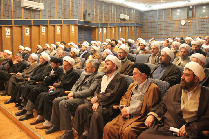 تصاویر / همایش دهه بصیرت ومیثاق امت با ولایت در حوزه علمیه قزوین برگزار شد