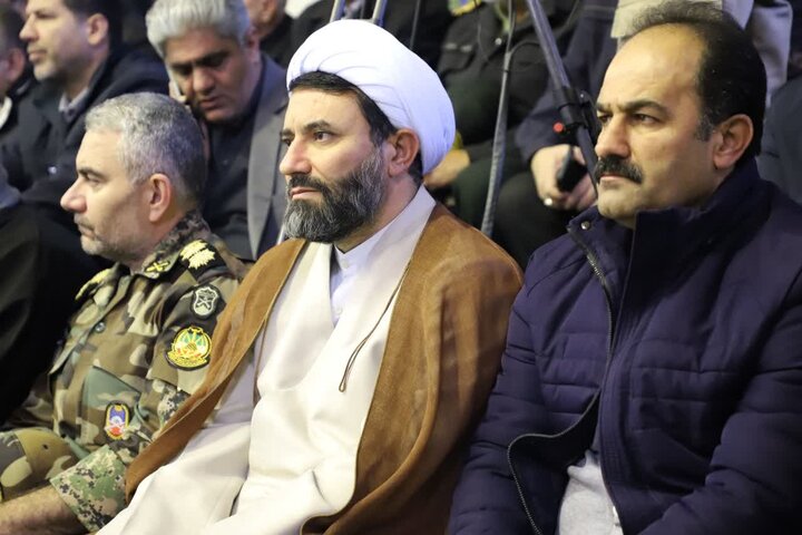 تصاویر/ حماسه آفرین مردم سنندج در یوم الله 9 دی