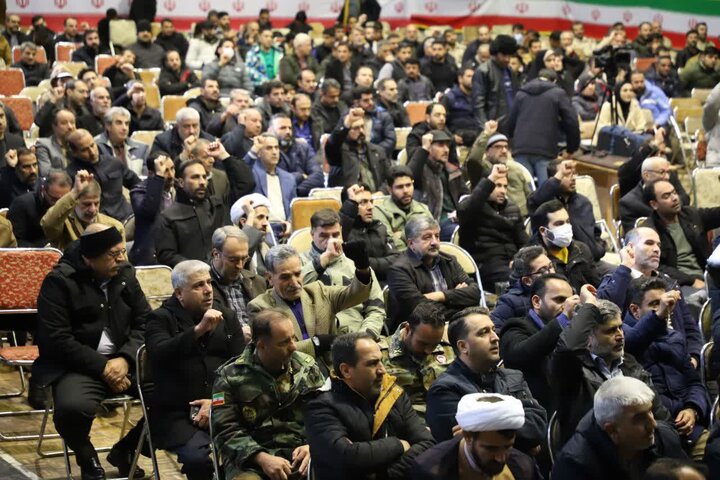 تصاویر/ حماسه آفرین مردم سنندج در یوم الله 9 دی