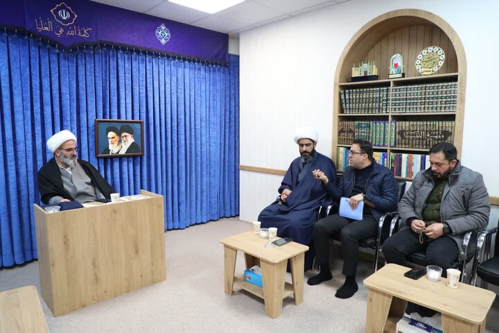 تصاویر/ حجت‌الاسلام والمسلمین مطیعی در دیدار اعضای کانون و بسیج مداحان شهرستان سمنان