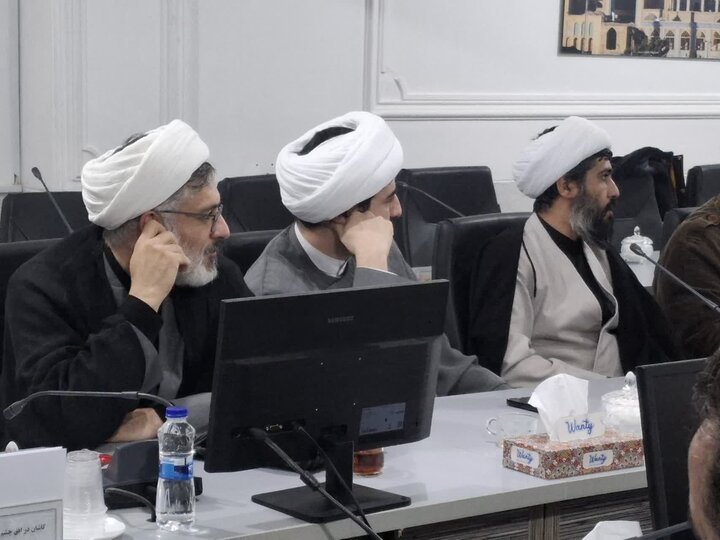 تصاویر/هم اندیشی قرانی مدیران موسسات قرانی با حضور معاون قرآن و عترت وزارات فرهنگ وارشاداسلامی و نماینده ولی فقیه در کاشان