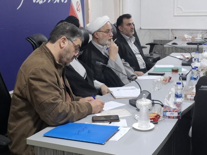 تصاویر/هم اندیشی قرانی مدیران موسسات قرانی با حضور معاون قرآن و عترت وزارات فرهنگ وارشاداسلامی و نماینده ولی فقیه در کاشان