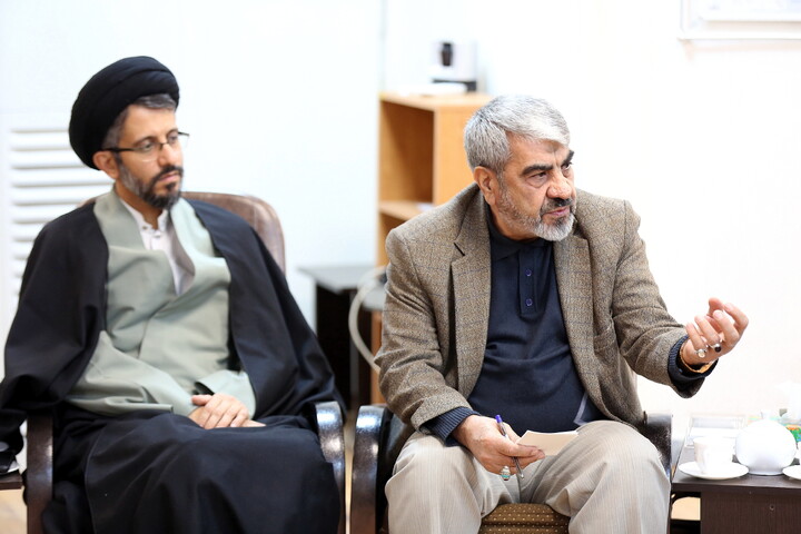 تصاویر/ دیدار اعضای ستاد مرکزی اعتکاف با آیت الله اعرافی