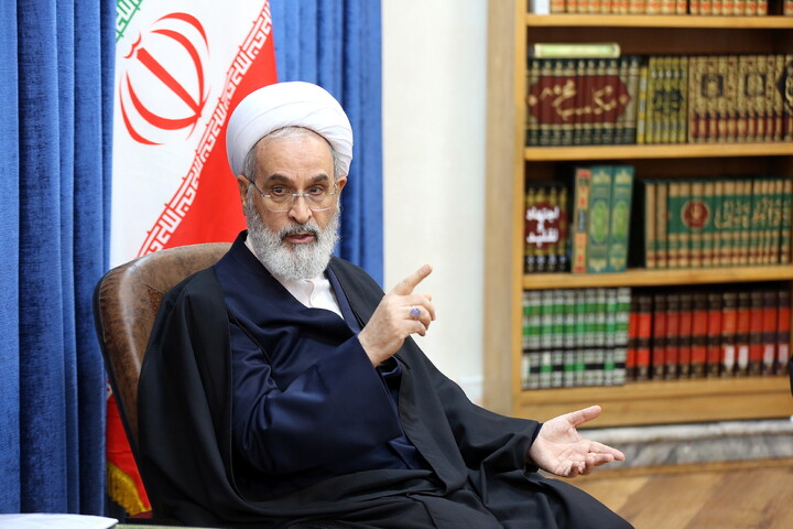 تصاویر/ دیدار اعضای ستاد مرکزی اعتکاف با آیت الله اعرافی