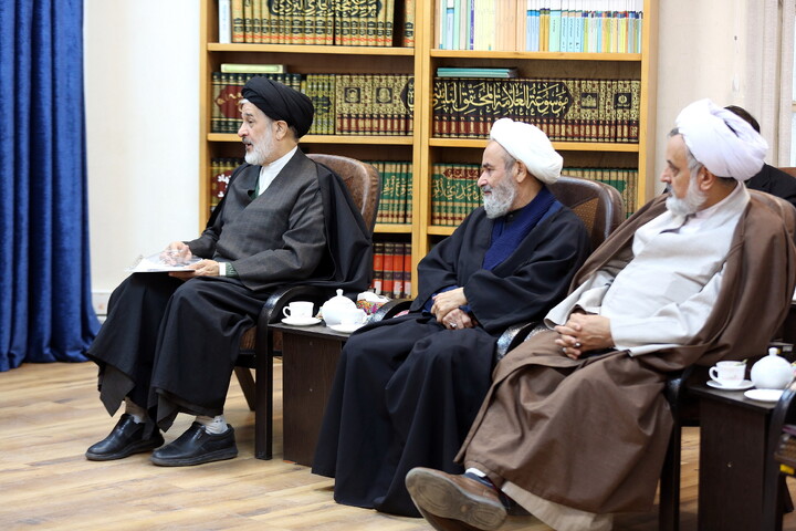 تصاویر/ دیدار اعضای ستاد مرکزی اعتکاف با آیت الله اعرافی