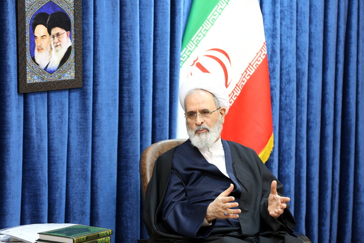 تصاویر/ دیدار اعضای ستاد مرکزی اعتکاف با آیت الله اعرافی