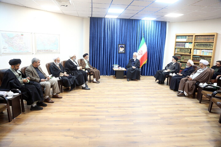 تصاویر/ دیدار اعضای ستاد مرکزی اعتکاف با آیت الله اعرافی