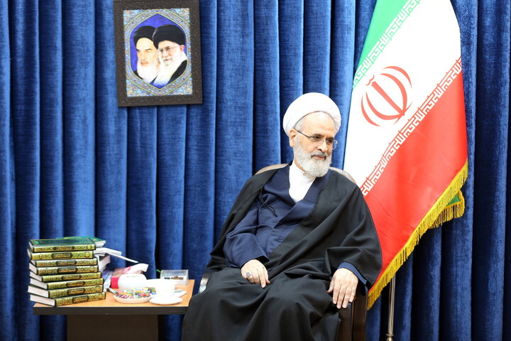 تصاویر/ دیدار اعضای ستاد مرکزی اعتکاف با آیت الله اعرافی