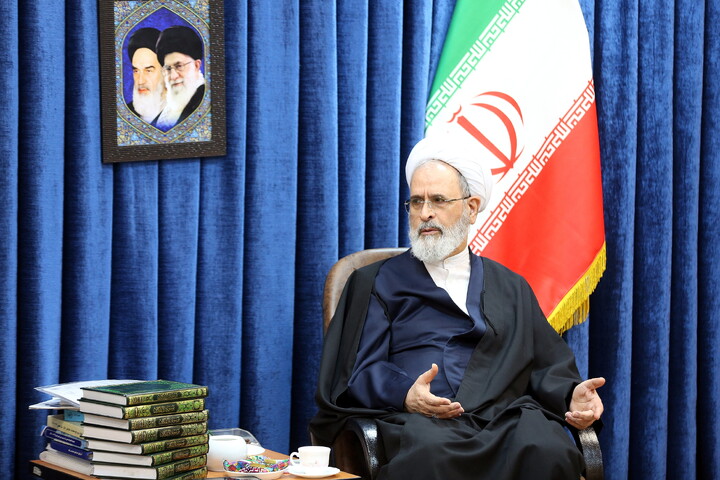 تصاویر/ دیدار اعضای ستاد مرکزی اعتکاف با آیت الله اعرافی