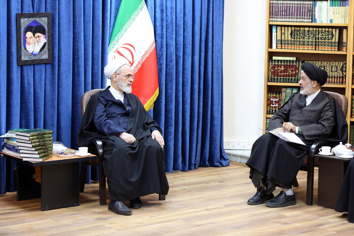 تصاویر/ دیدار اعضای ستاد مرکزی اعتکاف با آیت الله اعرافی